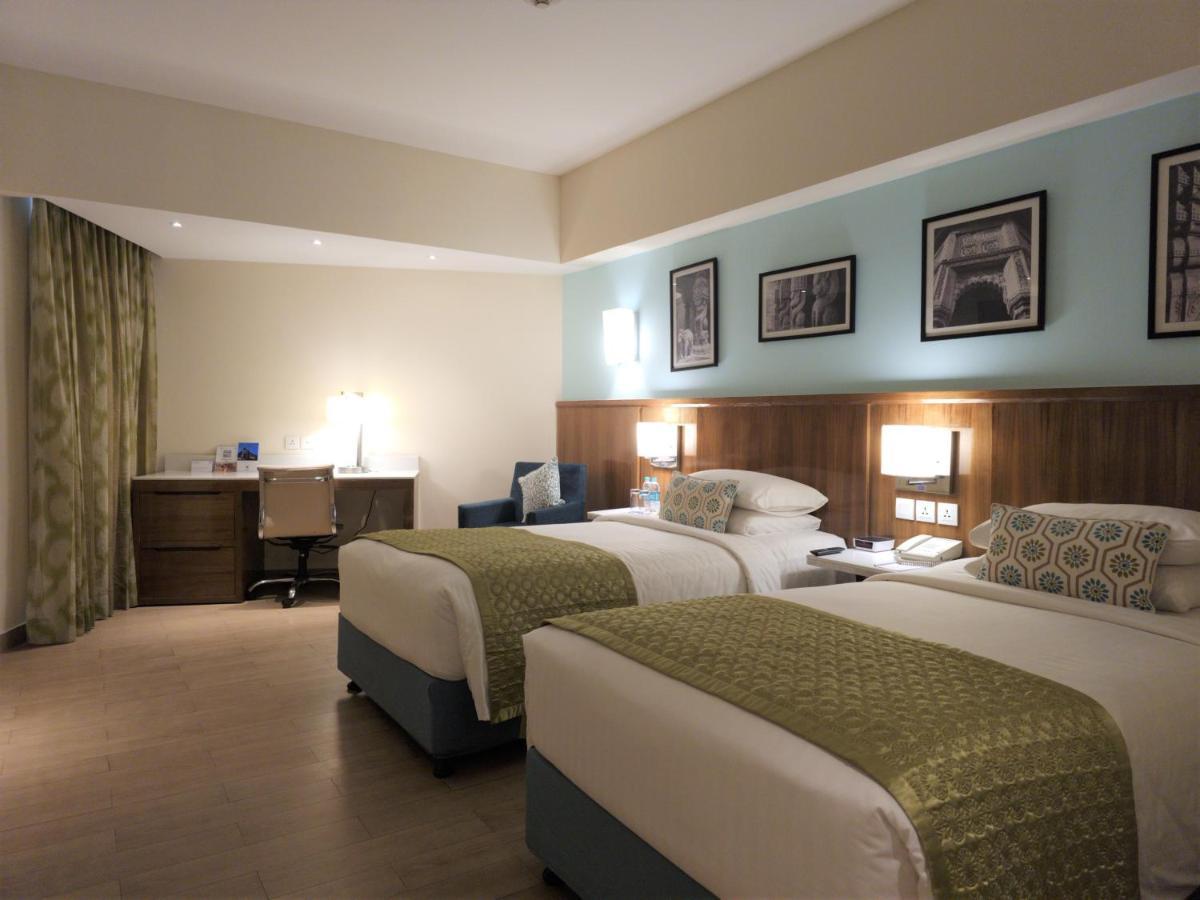 Fairfield By Marriott होटल 4*