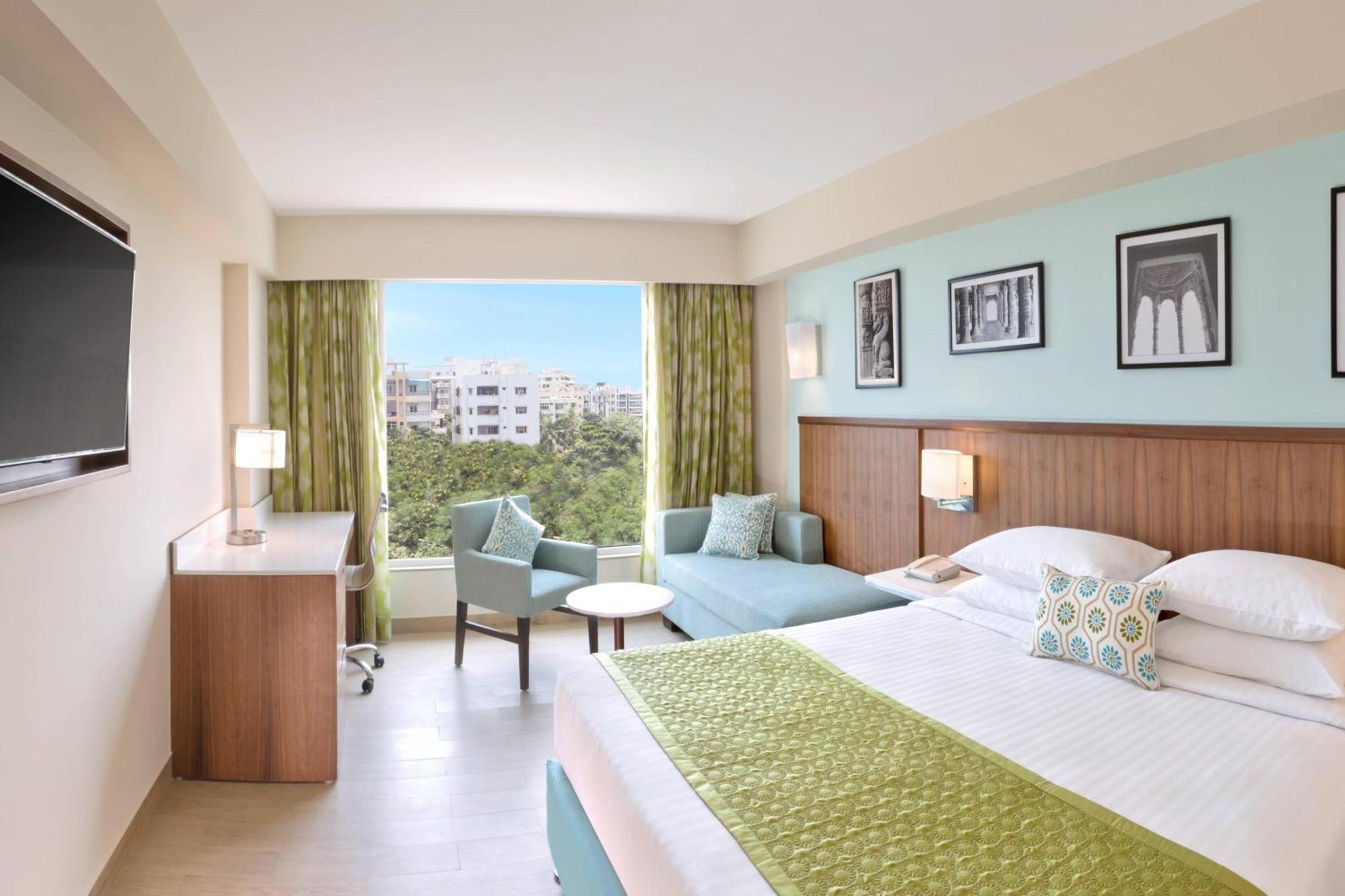 होटल Fairfield By Marriott 4*